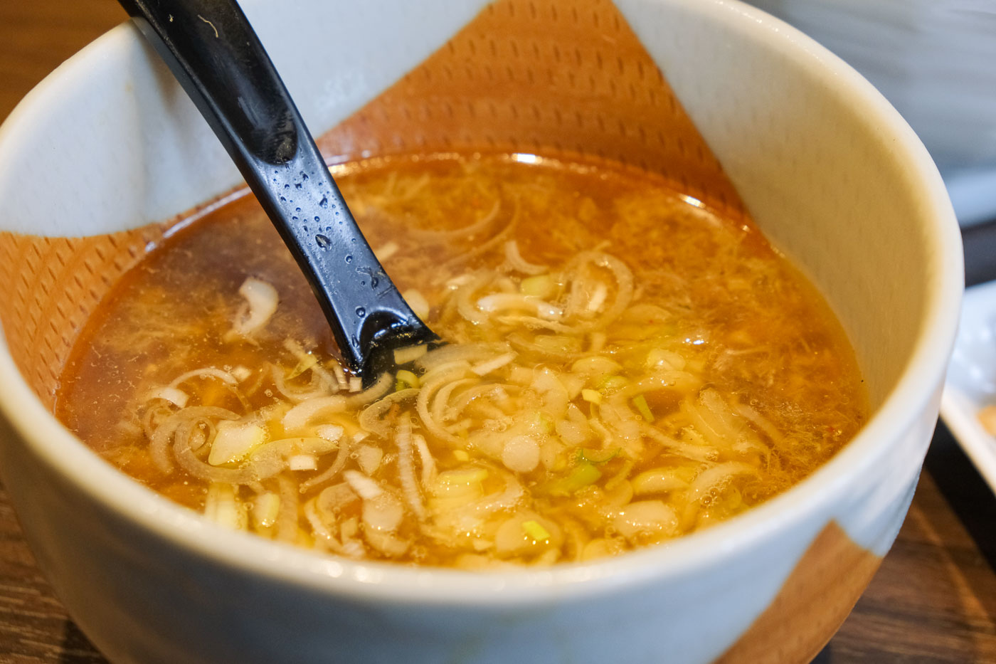 中華ひろとのつけ麺スープ写真